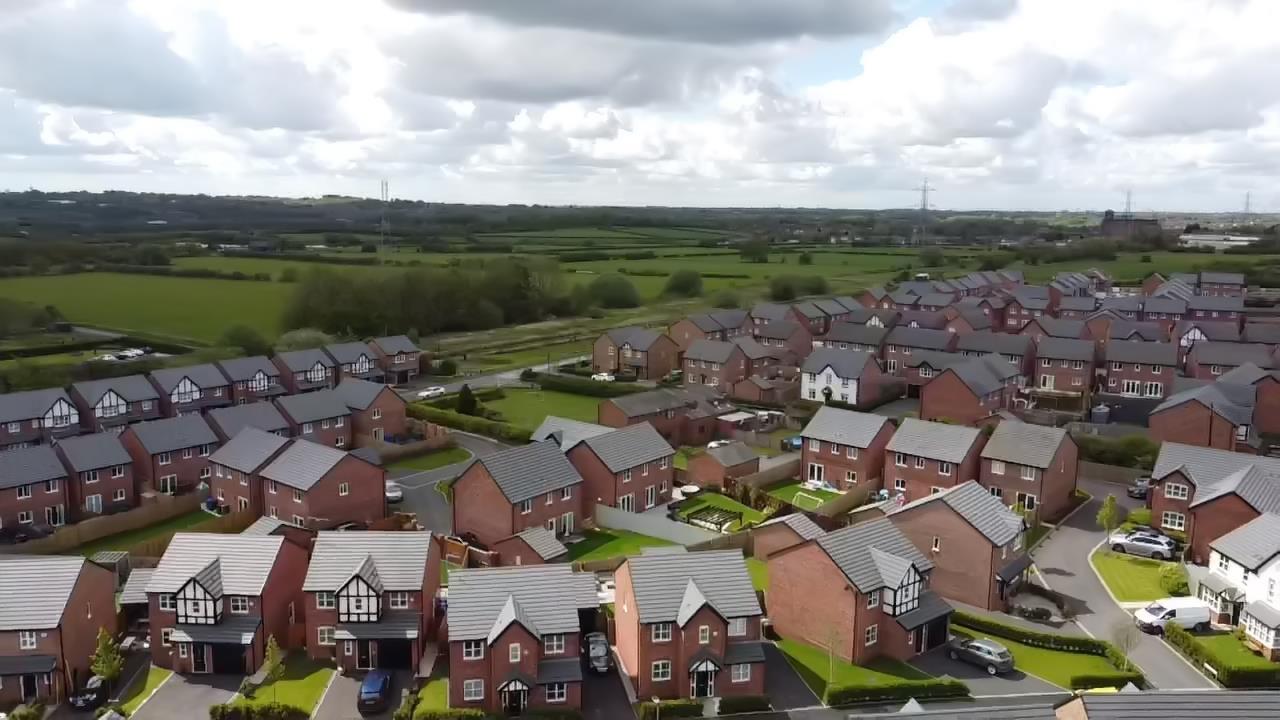 Farm Crescent, Radcliffe, Manchester Pearson Ferrier Estate Agents